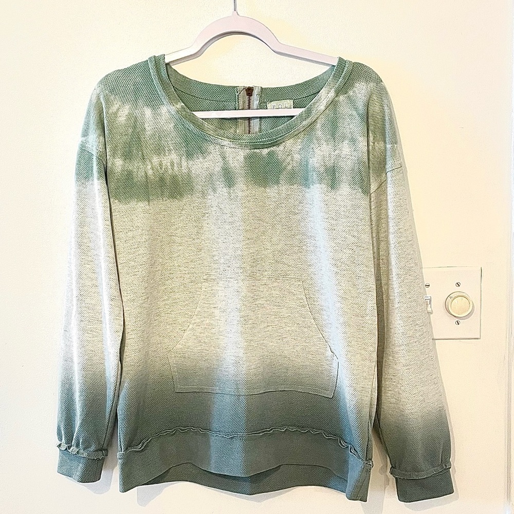 Size S POL pullover with quarter zip in back.